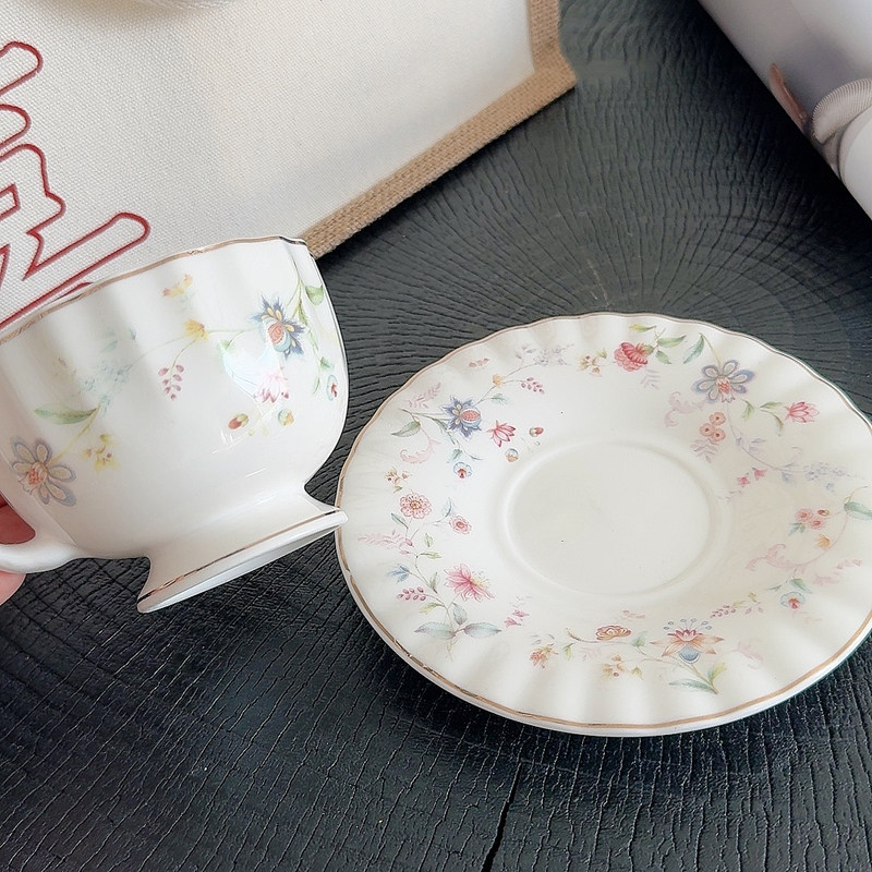 ชุดถ้วยกาแฟลายดอกไม้สีทอง ดีไซ - Coffee Tea Drawing บทวิจารณ์และราคา